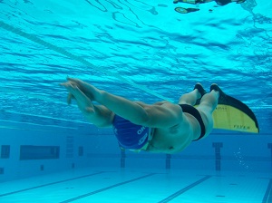 Natación con aletas